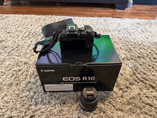 Canon R10 body with RF-S 18 to 45 kit lens - photo 3