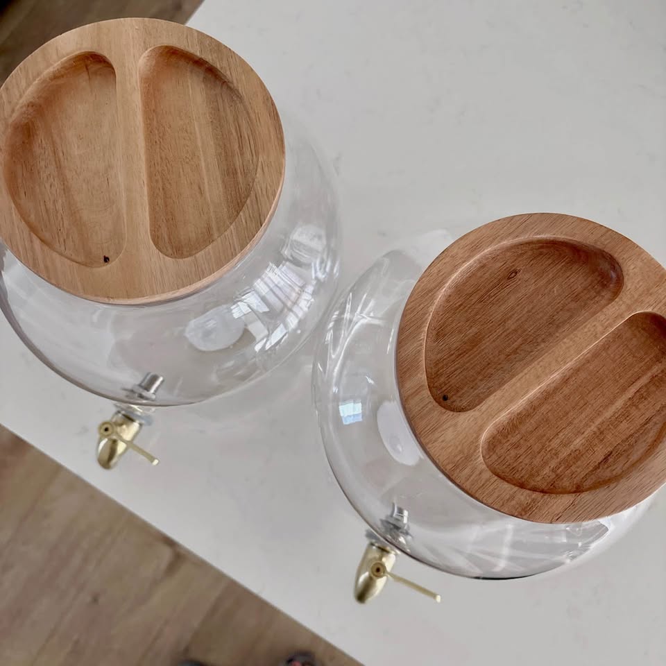 Brand new plastic drink dispensers with natural wood tops 7.5L - photo 2