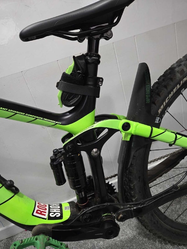 GIANT Reign Advanced carbon fiber mountain bike - photo 2