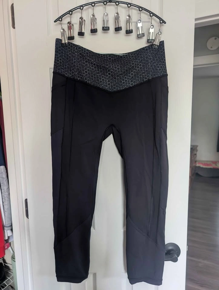 Lululemon size 10 Capri leggings with pocket - photo 2