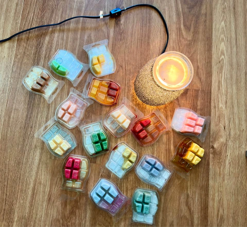 Twinkle Scentsy Warmer + Free Scentsy Wax Bars - photo 2