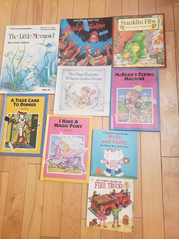 CHILDREN / YOUNG ADULT BOOKS - photo 2