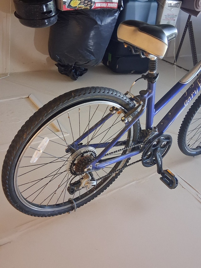 Gary Fisher Capitola (Hybrid Mountain Bike) - photo 3
