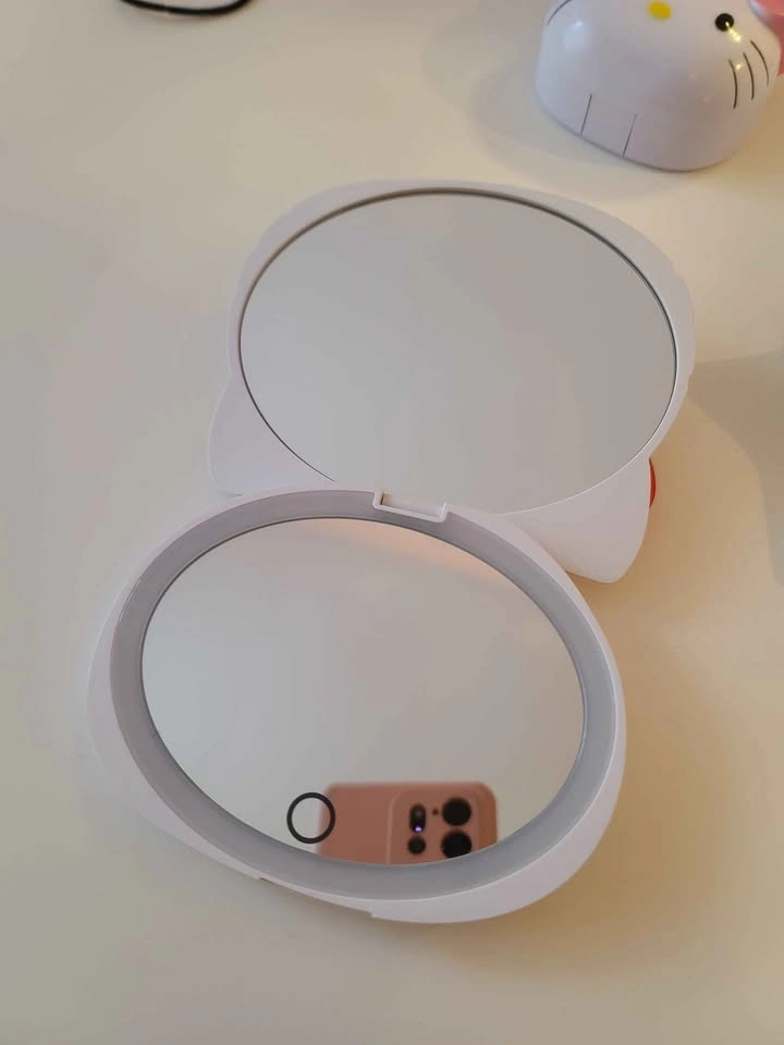 Hello Kitty Compact Impressions Mirror LED - photo 2