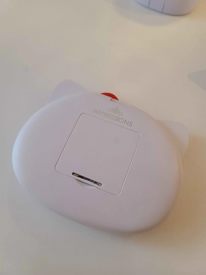 Hello Kitty Compact Impressions Mirror LED - photo 3