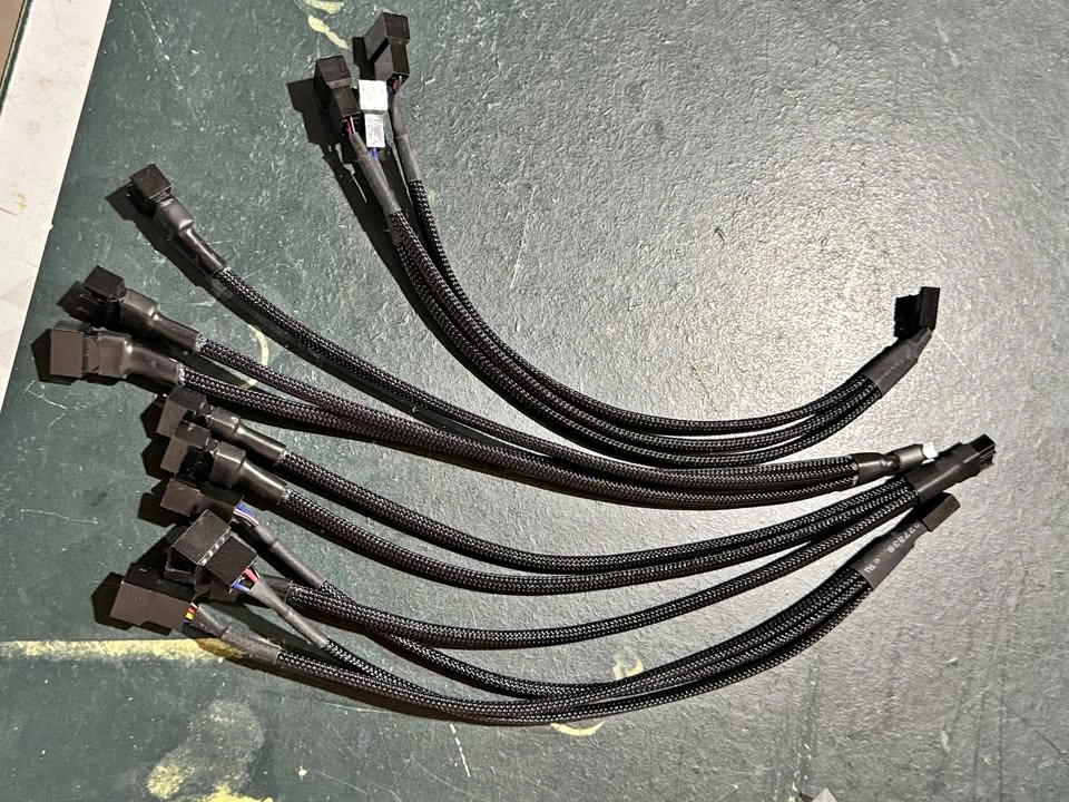 4-Pack 3 Way 4 Pin PWM Fan Splitter Cable - 12 Inches