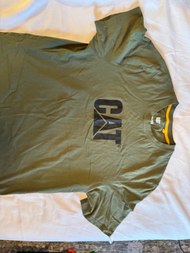 Columbia, Carhartt, CAT, and Champion T-Shirt Bundle - photo 4