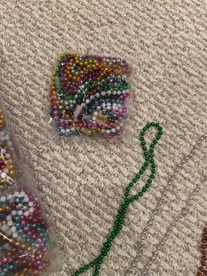 144 pieces of Mardi Gras Beads, Brand New (multiple packs!) - photo 4