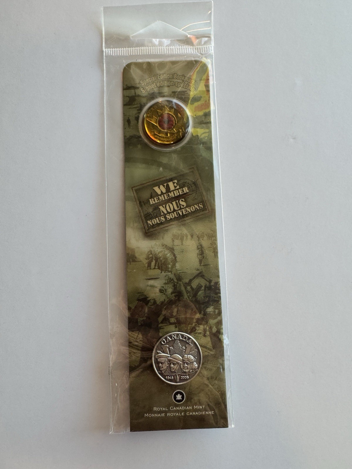 2005 RCM We Remember 25-Cent Poppy Coin, Pin & Bookmark