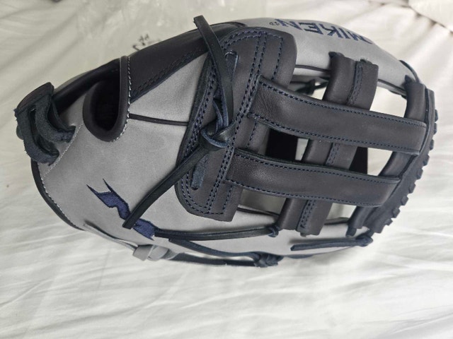 Miken Freak Limited Edition 14" Softball Glove - Grey/Navy RHT - photo 2