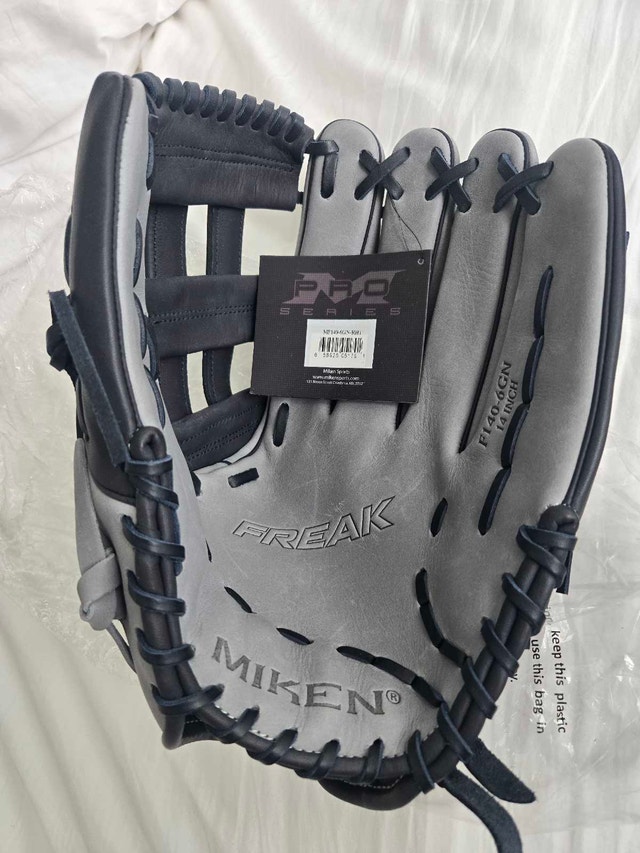 Miken Freak Limited Edition 14" Softball Glove - Grey/Navy RHT - photo 3