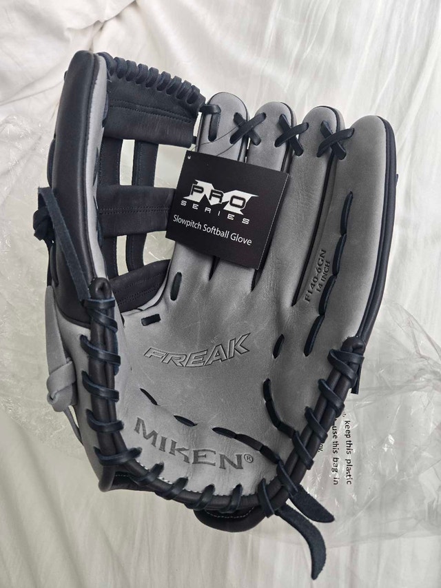 Miken Freak Limited Edition 14" Softball Glove - Grey/Navy RHT - photo 4