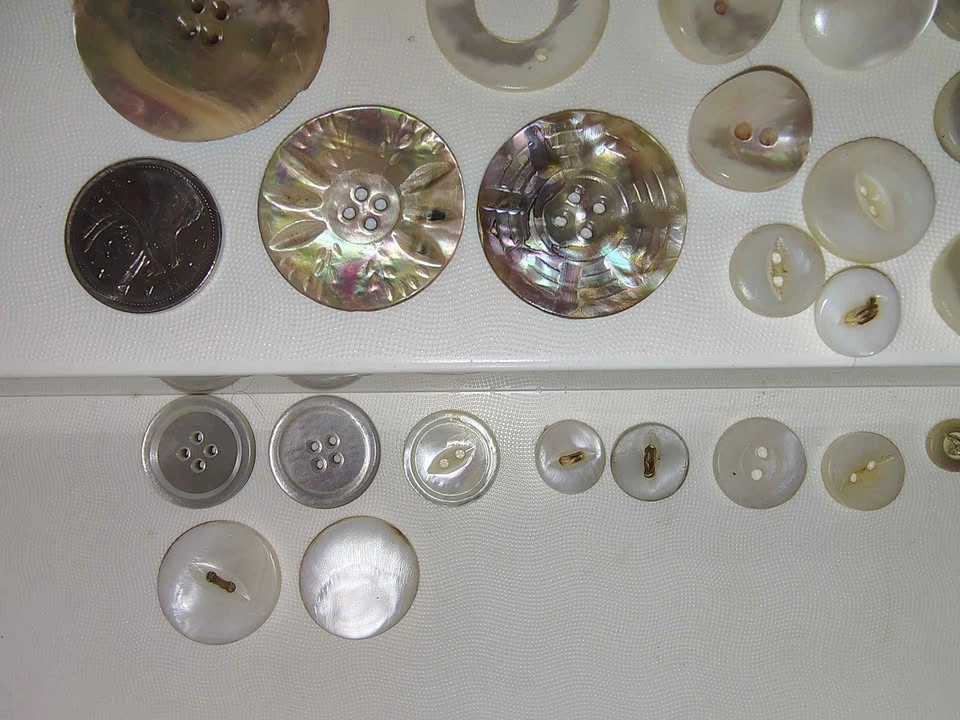 Vintage Mother of Pearl Button Collection - photo 5