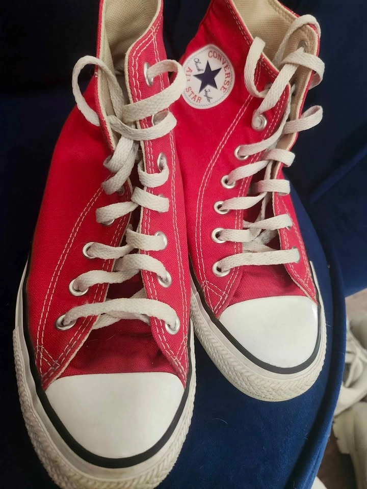Converse - photo 2