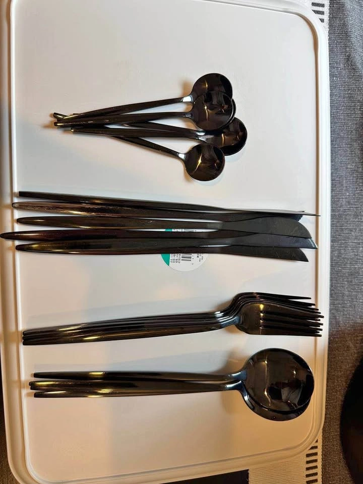 6 pieces flatware