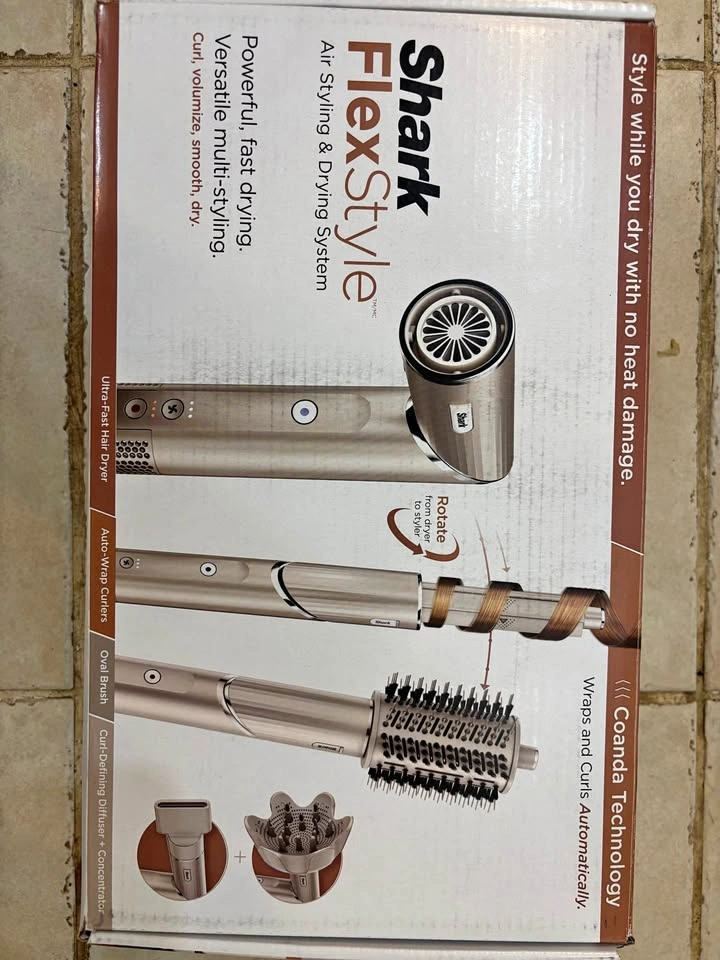 MOVING SALE - Shark FlexStyle Air Styling & Drying System