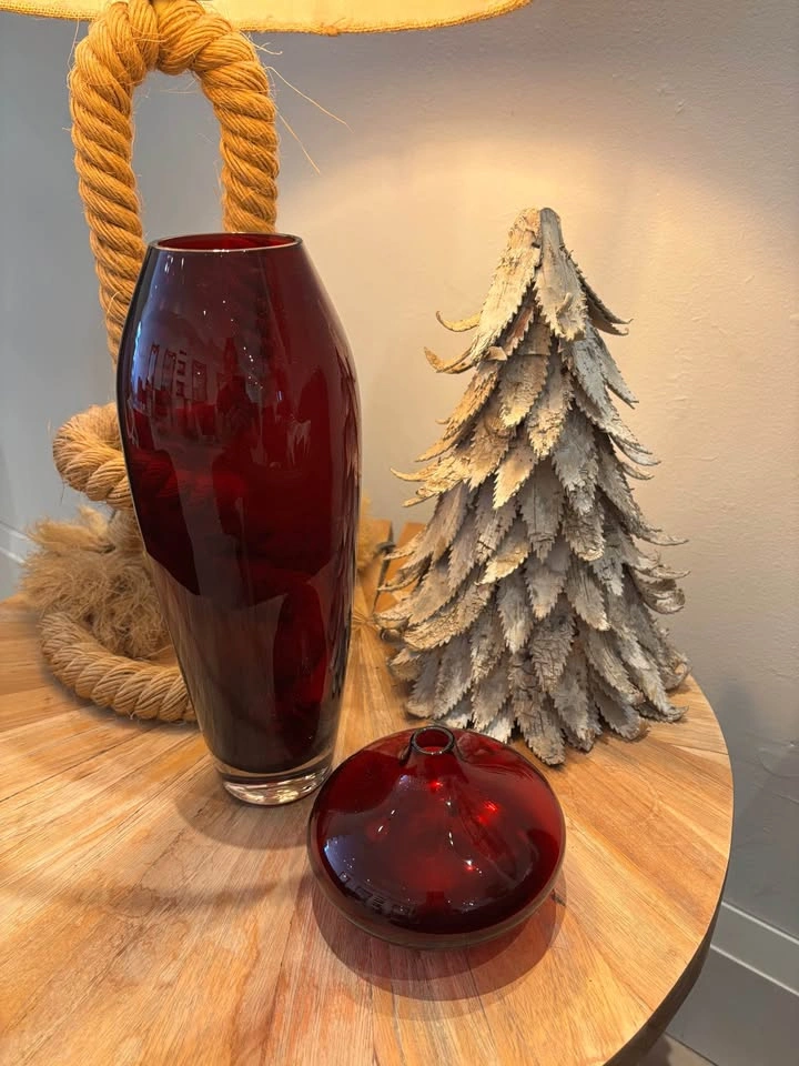 Decorative red Vases Christmas vase