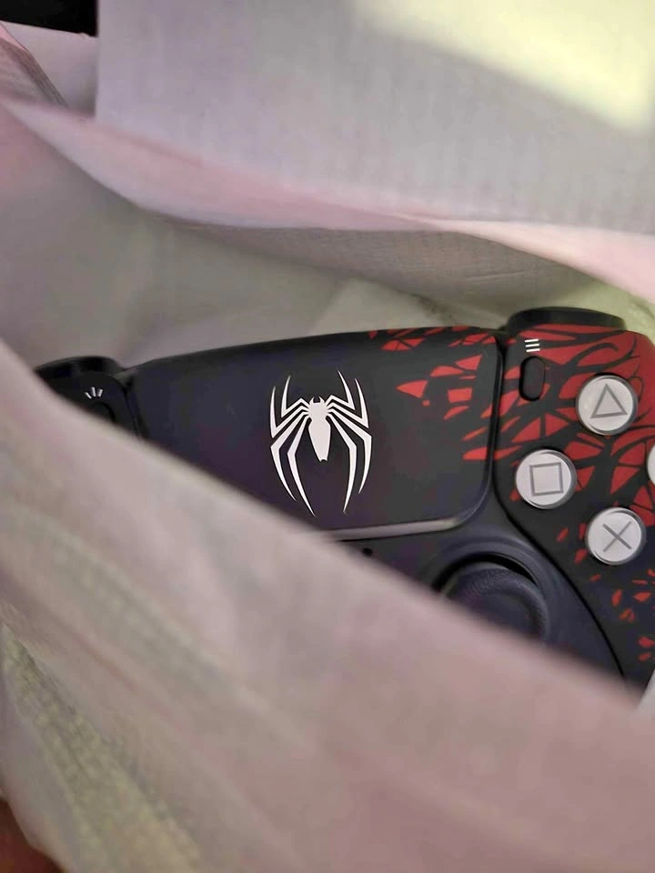 Spiderman limited edition PS5 controller