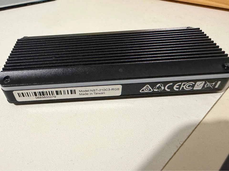 Vantec M.2 NVMe SSD Enclosure USB-C RGB NST-210C3-RGB - photo 3