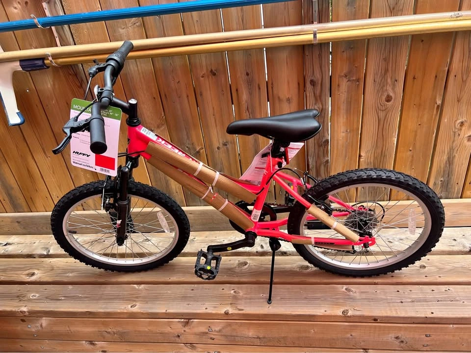 Huffy Rock Creek 20-inch Girls’ 6-speed Mountain Bike, Pink