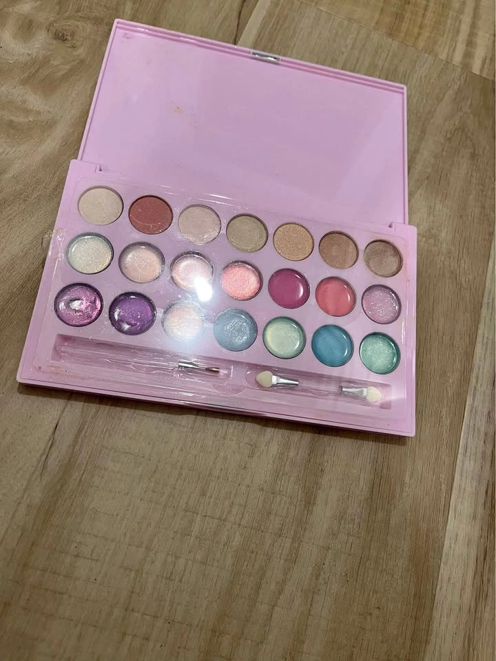 Claire’s Children’s Makeup Pallet