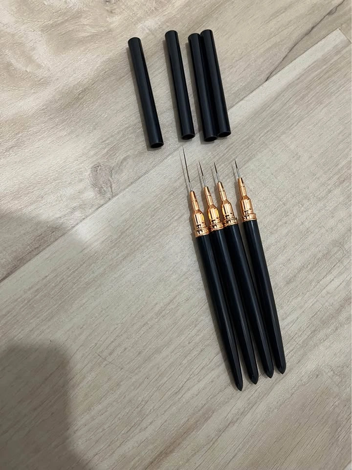 Nail Art Brushes (with different lengths and sizes) - photo 2