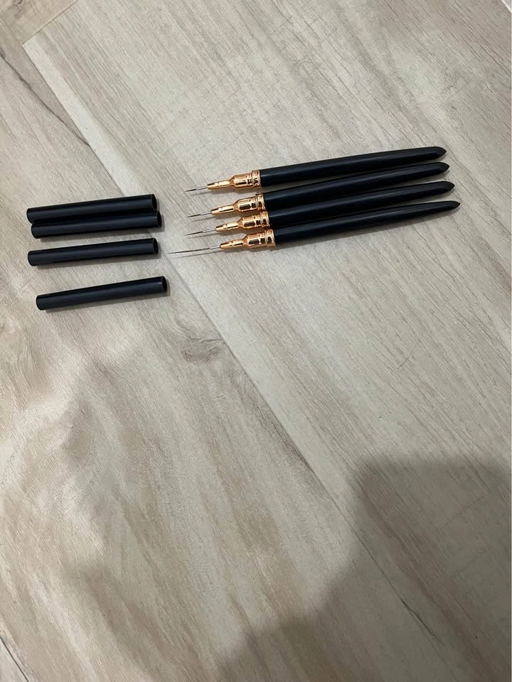 Nail Art Brushes (with different lengths and sizes) - photo 3