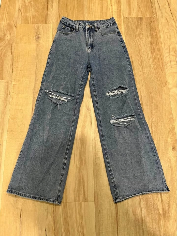 Wide Leg Distressed Denim Jeans