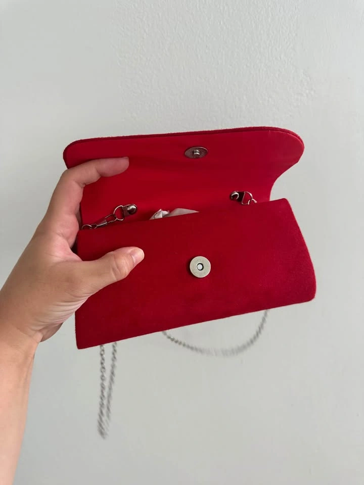 Clutch - photo 2