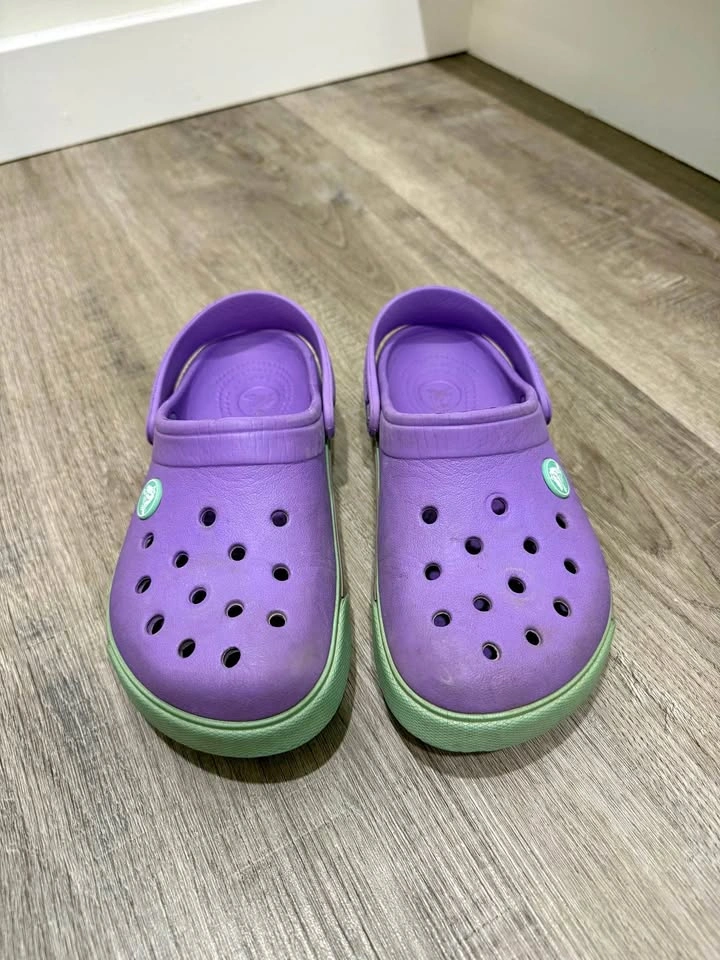 Crocs kid size 12-13