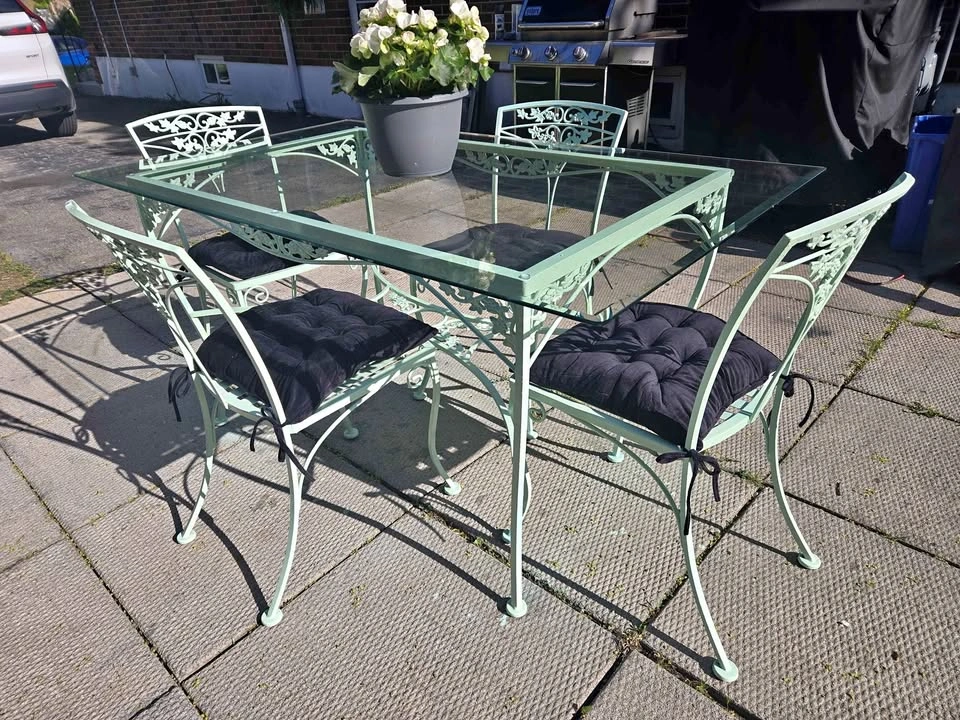 Vintage Mint Green Wrought Iron Patio Dining Set