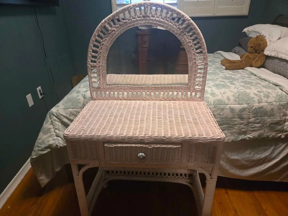 Vintage Wicker Vanity Desk with Arched Mirror - photo 2