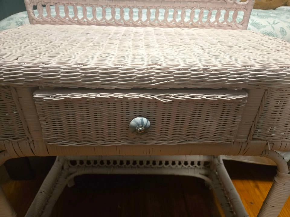 Vintage Wicker Vanity Desk with Arched Mirror - photo 3
