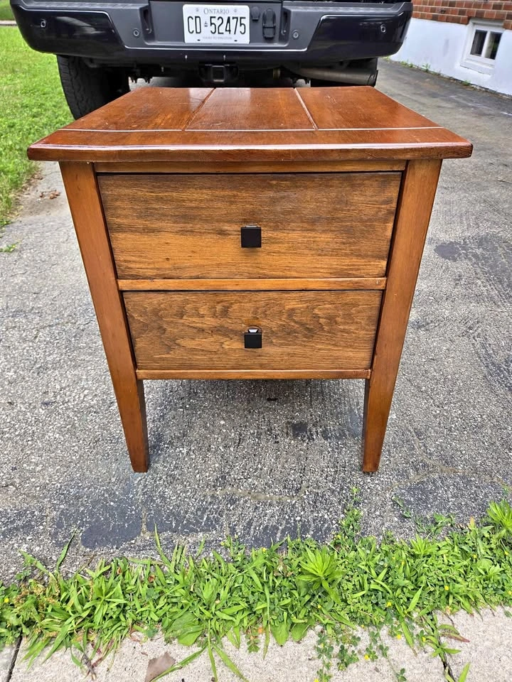 Wooden 2-Drawer Nightstand