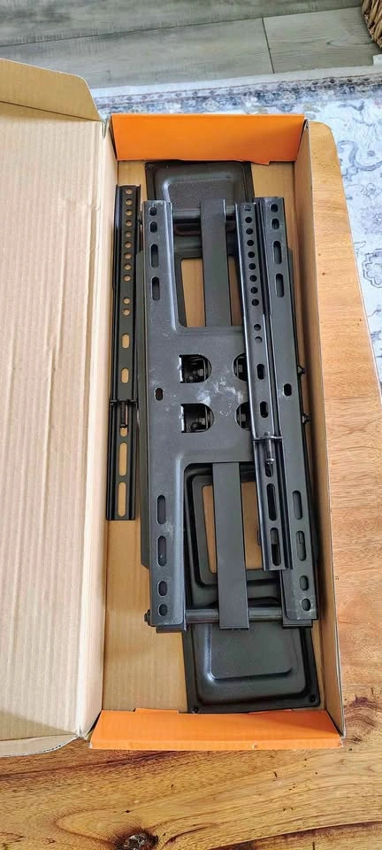 Full Motion TV Wall Mount