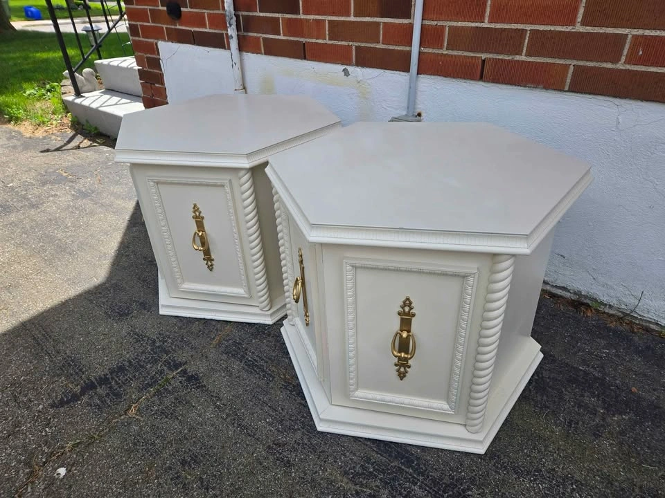 Pair of refinished vintage Hexagonal End Tables - photo 4