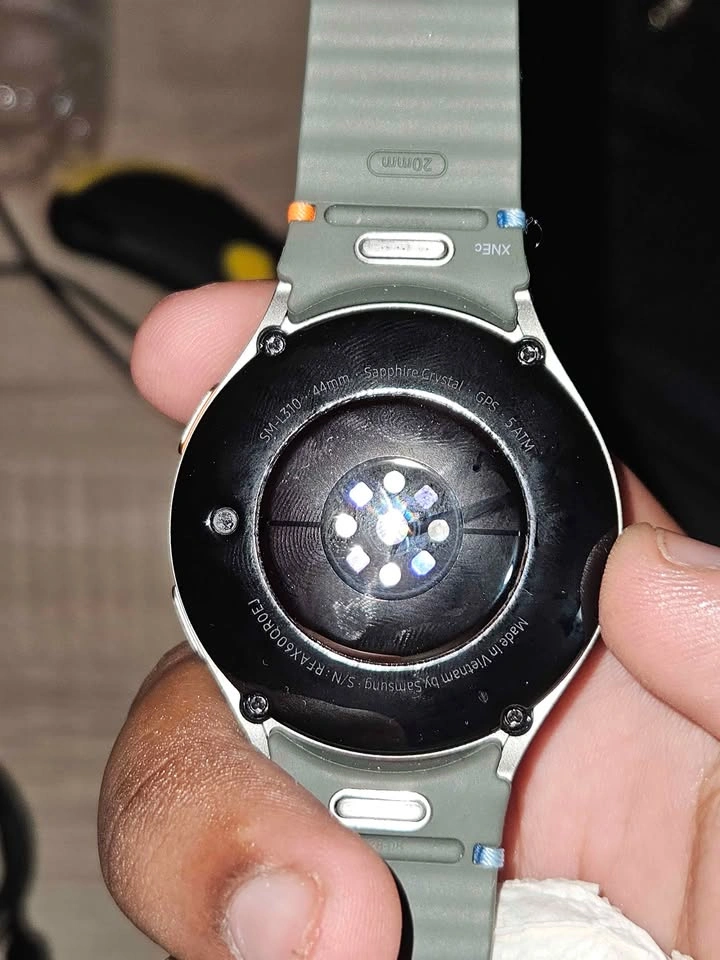 Samsung Galaxy Watch 7 44mm (Green) – Mint Condition - photo 2