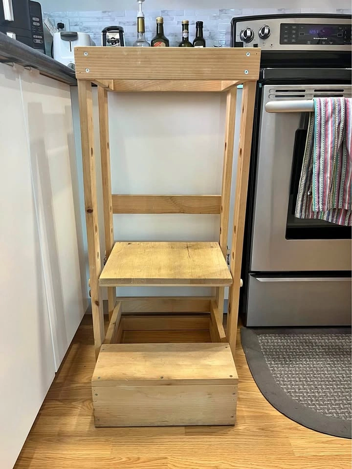 Learning tower/kitchen helper for kids
