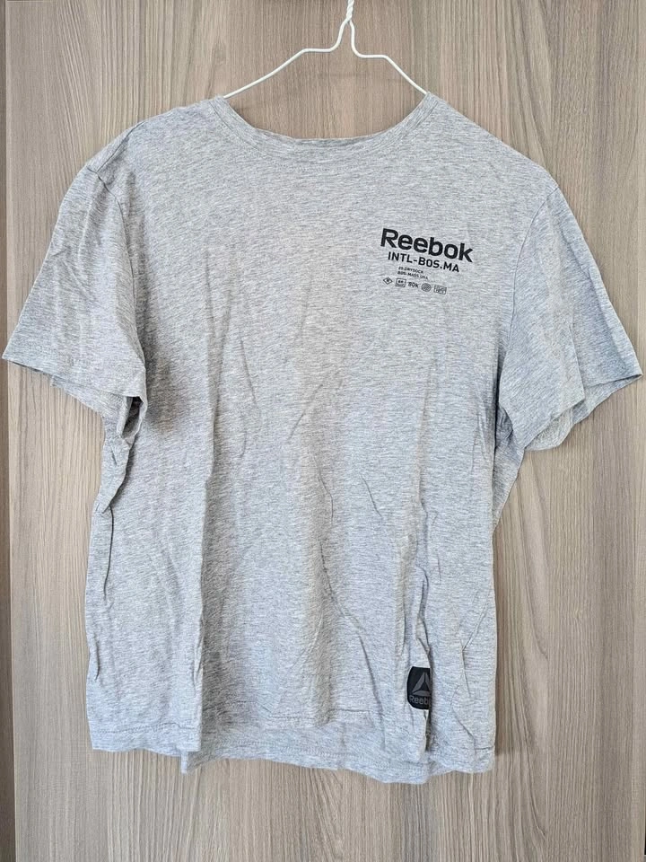 Reebok Men's Graphic T-Shirt - good Condition - Size M