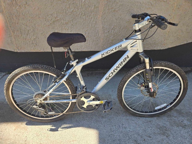 SCHWINN KICKER PRO MOUNTAIN BIKE