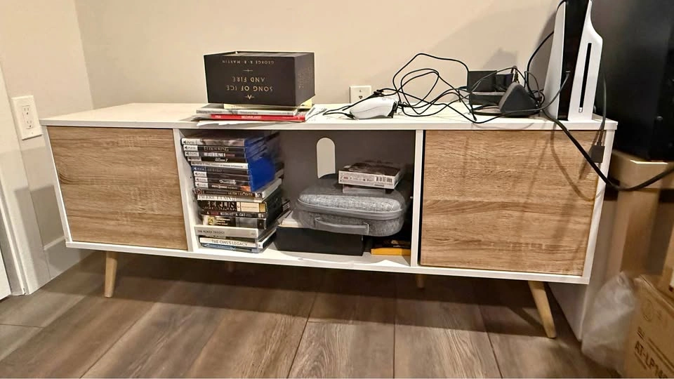 Wampat Mid-Century Modern TV Stand