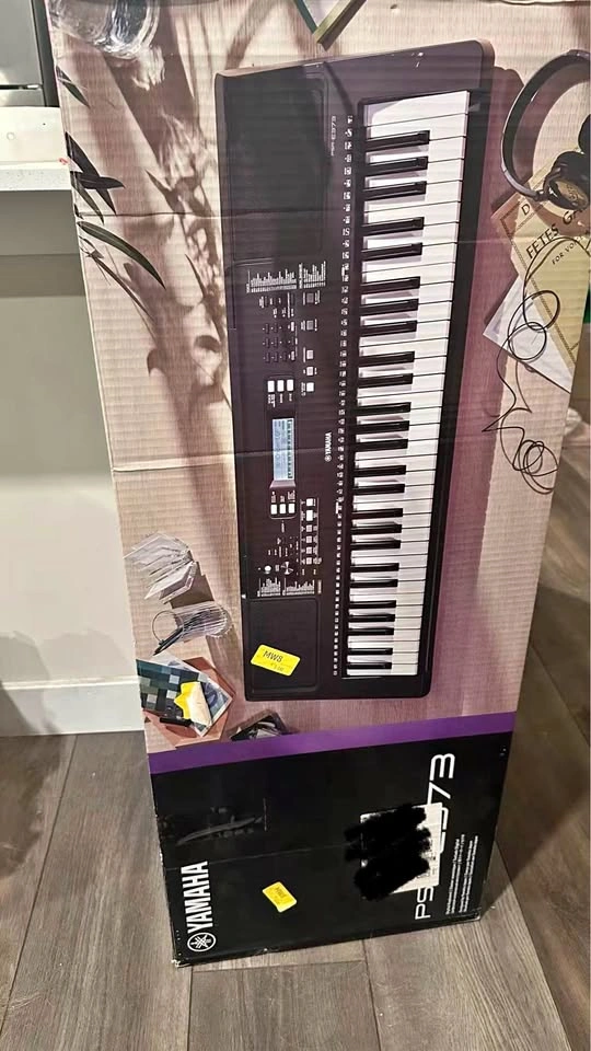 Yamaha PSR-E373 Digital Keyboard