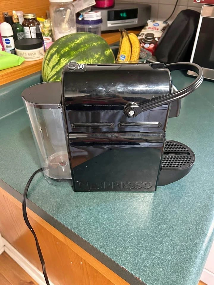 Nespresso Essenza Mini by De’Longhi – Works Great