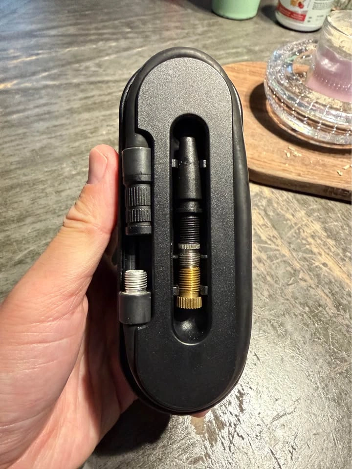 Baseus Portable Wireless Smart Tire Inflator & Air Pump - photo 3