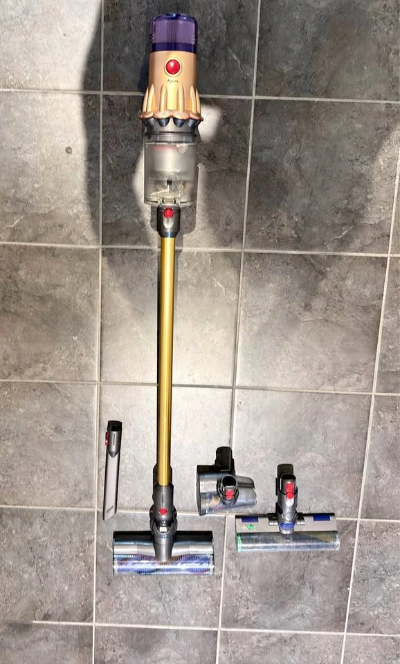 Dyson Cyclone V10 Cordless Vacuum with Upgraded Heads
