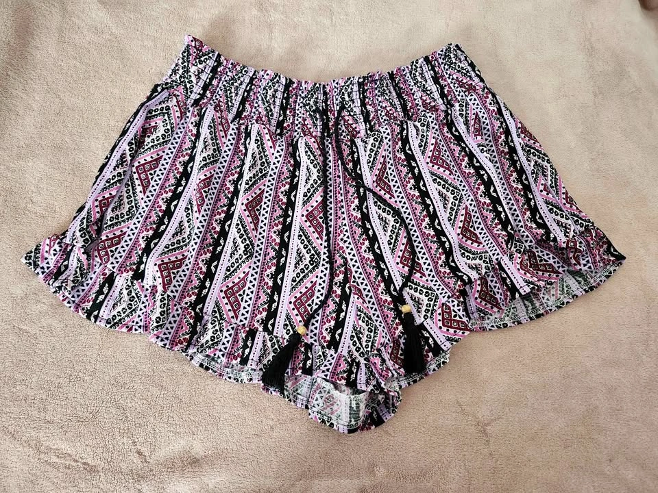 Shorts size L