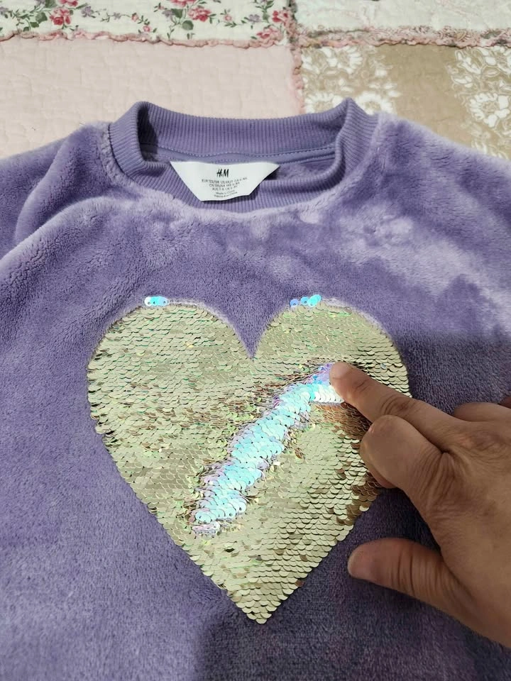 Girls' Sweater Size 6-7 - photo 3