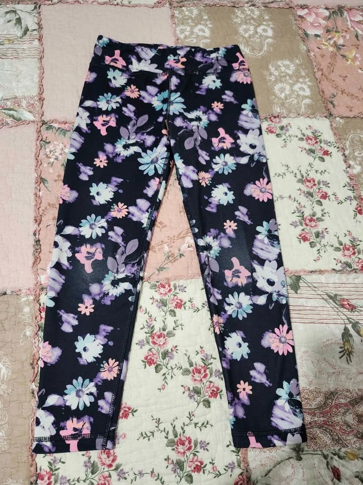 Girl's Clothing Size 6-7 - photo 2