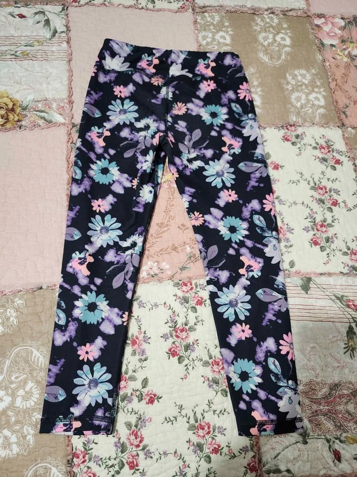 Girl's Clothing Size 6-7 - photo 3