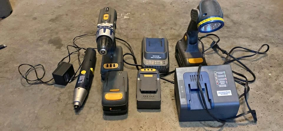 Mastercraft Maximum 18V Cordless Drill, Light, and Screwdriver